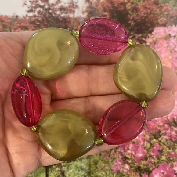 🔥5/$10 Chunky Acrylic beaded bracelet stretchy pink green “stones” lucite vibes - Picture 2 of 8